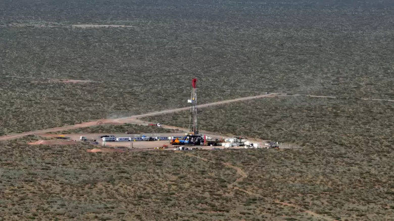 NQN-PETROLEO03