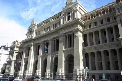 La Corte tildó de "alzamiento inadmisible" a la disposición del juez federal de Paraná.