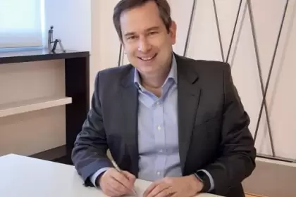 Marcelo-Marino-CEO-de-ArcelorMittal-Acindar-firmando-los-Principios-de-Empoderam