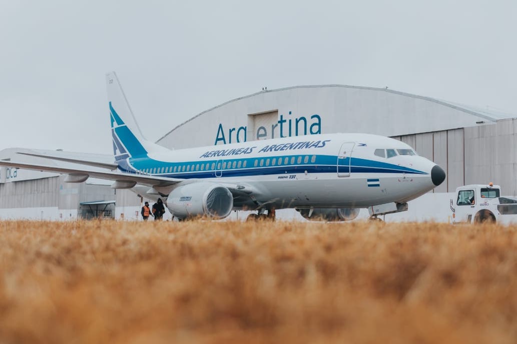 Aerolíneas Argentinas Presentó Un Avión Con Diseño Retro Por El 70 Aniversario El Economista 6406