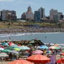 Miles de turistas llegan a Mar del Plata este viernes para recibir el 2022