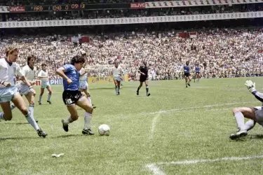 diego-maradona-argentina-england-1986-world-cup_uzyg3lndghul1thmutoy9dwh1