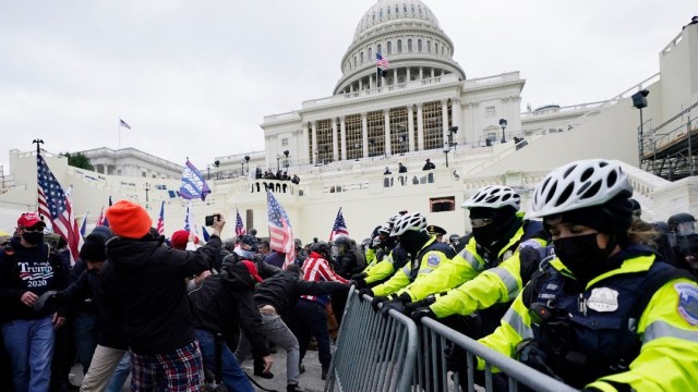 Incidentes En El Capitolio Declaran Toque De Queda En Washington El Economista 7155