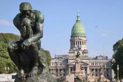 Buenos_Aires-Plaza_Congreso-Pensador_de_Rodin