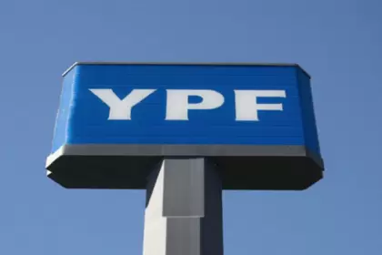 YPF aumentará su oferta de gasoil para asegurar el abastecimiento del autotransporte de cargas.