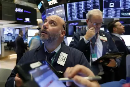 Las acciones argentinas que cotizan en Wall Street también cayeron.