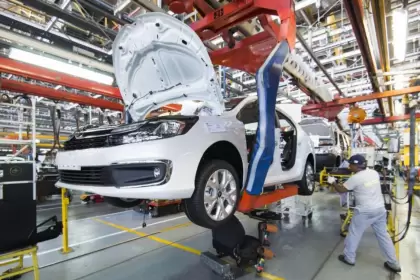La producción de vehículos creció 25,4% en marzo
