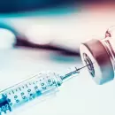 Los laboratorios ya trabajan en nuevas versiones de vacunas contra la variante Omicron
