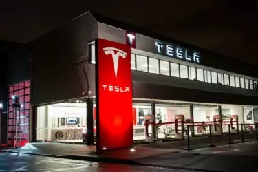 Condenan a Tesla a pagar US$ 137 millones a exempleado