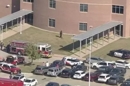 El tiroteo ocurri en la escuela secundaria Timberview de Arlington, Texas.