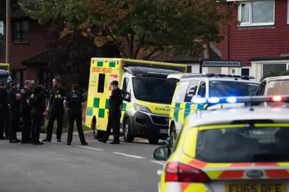 Diputado britnico asesinado a pualadas mientras se reuna con sus votantes