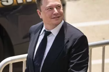 Elon Musk está usando una encuesta de Twitter para vender el 10% de sus acciones de Tesla