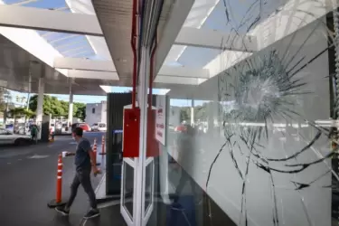 Siguen los atentados contra estaciones de servicio en Rosario: hoy balearon otra y ya son 5 en una semana