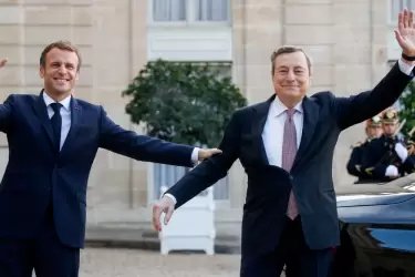 Macron y Draghi se acercan: buscan anticiparse al vacío que dejará Merkel