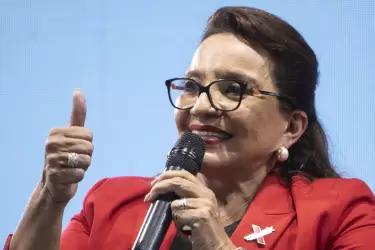 Honduras elige a la primera mujer presidenta