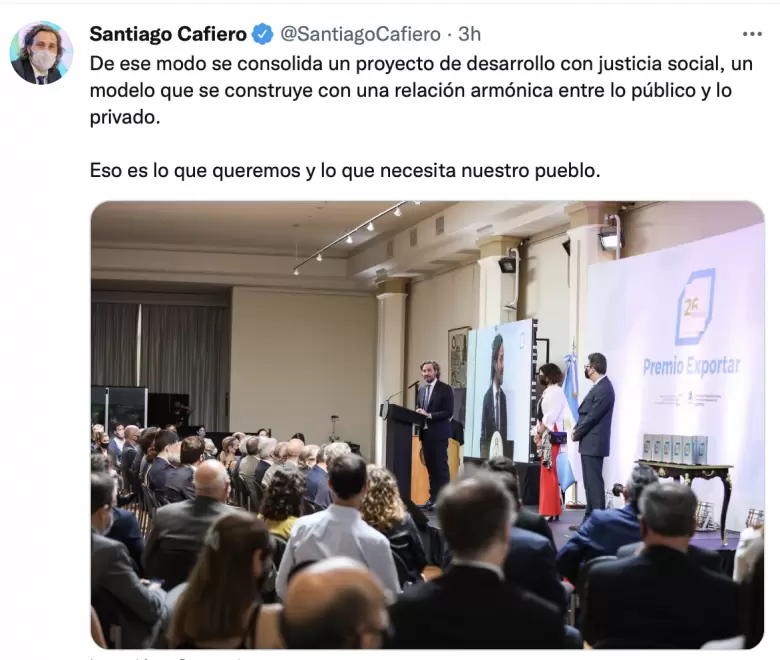 Tuit de Santiago Cafiero