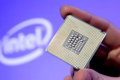 Intel presentó su nuevo superchip para minar bitcoins: BMZ1