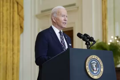 Joe Biden anunciando nuevas sanciones contra Rusia