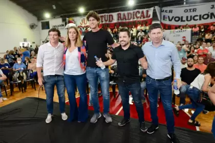 Con críticas internas, Lousteau pidió un "radicalismo grande y fuerte" en Buenos