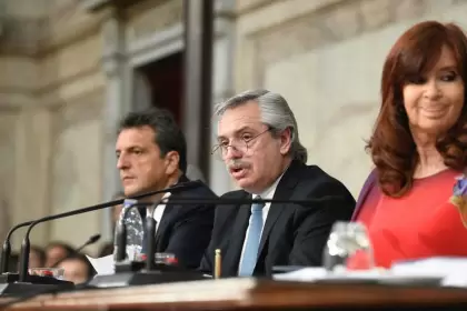 Con los ojos del mundo en Ucrania, el Gobierno presenta el nuevo acuerdo con el