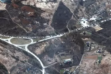 Las imágenes de satélite muestran un convoy ruso de más de 60 kilómetros de largo acercándose a Kiev