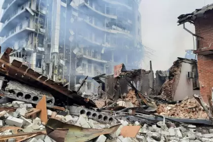 La segunda ronda de conversaciones sobre Ucrania comenzar mientras Rusia bombardea ciudades clave