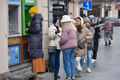 Visa, Mastercard y PayPal suspenden todas sus operaciones en Rusia