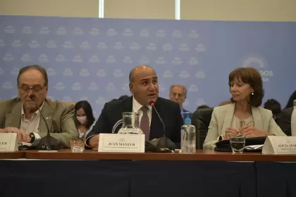 Juan Manzur exponiendo en la comisin de Presupuesto de la Cmara de Diputados.