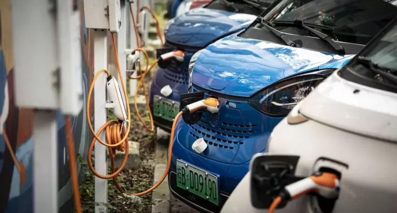 Aumentan las ventas de vehículos eléctricos en todo el mundo: lidera China  - El Economista
