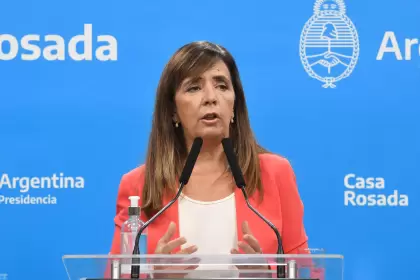 La portavoz de la Presidencia, Gabriela Cerruti, durante su habitual conferencia en Casa Rosada.
