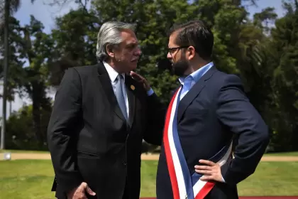 Alberto Fernández invitó al país a Gabriel Boric durante su asunción presidencial en Chile.