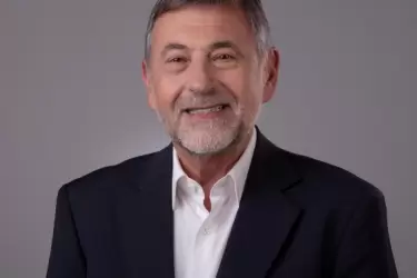 Caserio fue senador nacional por la provincia de Córdoba entre los años 2015 y 2021