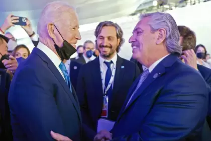 Alberto Fernández junto a Joe Biden.