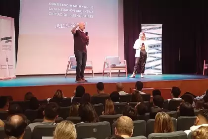 "Tenemos que estar en la calle para escuchar, abrazar y contener a todos los que la están pasando mal", dijo Larreta