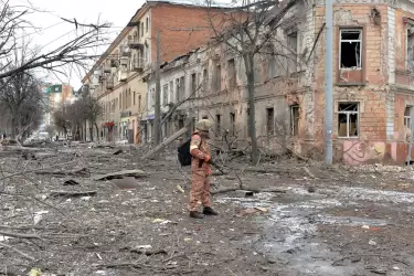 Mariupol devastada tras semanas de bombardeo ruso.