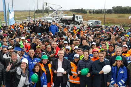 El Da Internacional del Trabajo "se celebra creando" puestos laborales, dijo el jefe de Estado