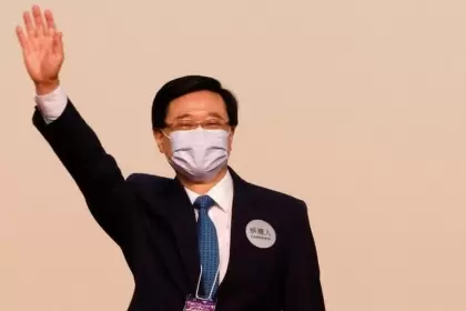 John Lee fue nombrado nuevo líder de Hong Kong después de postularse sin oposición.