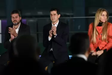 Matías Lammenes, Eduardo "Wado" De Pedro y Florencia Carignano en el lanzamiento de la iniciativa "Nómades Digitales".