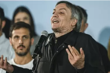 Máximo Kirchner en un acto junto a la militancia del PJ Bonaerense en Lanús