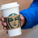 Starbucks cerrará 16 tiendas en EE.UU. por la inseguridad y capacitará a empleados para actuar en un tiroteo
