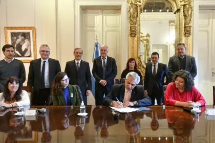El presidente Alberto Fernández anunció hoy en Casa Rosada el acuerdo alcanzado por el Gobierno con el sector farmacéutico