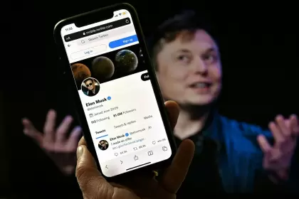 Musk desconfa de las cifras de Twitter.