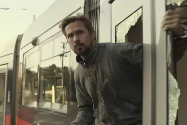 "The Gray Man" es una película de acción y espionaje con Ryan Gosling como un asesino de la CIA perseguido por un colega (Chris Evans)