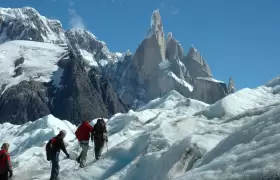El cerro Fitz Roy o Chaltén con 3.405 msnm, es un hito de la Patagonia y un imán para escaladores de todo el mundo