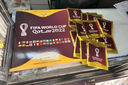 Kiosqueros protestan en la puerta de Panini por las figuritas del álbum del Mundial Qatar 2022: denuncian complot