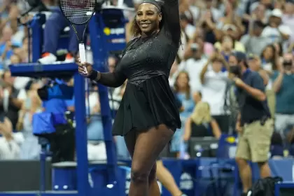 Serena hizo honor a su nombre en los momentos más apremiantes de este partido que se extendió por espacio de 2 horas y 50 minutos