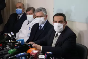 La información la dio a conocer poco antes del mediodía el ministro de Salud provincial, Luis Medina Ruiz, durante una rueda de prensa.