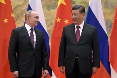 Xi sale de China para reunirse con Putin