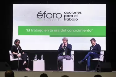 María Eugenia Pierrepont y Facundo Manes escuchan a Federico Recagno