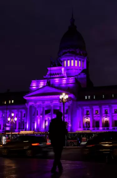 El Congreso se ilumina de violeta por el Día Mundial de la Enfermedad de Alzheimer